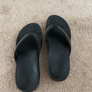 Vionic High Tide platform flip flops